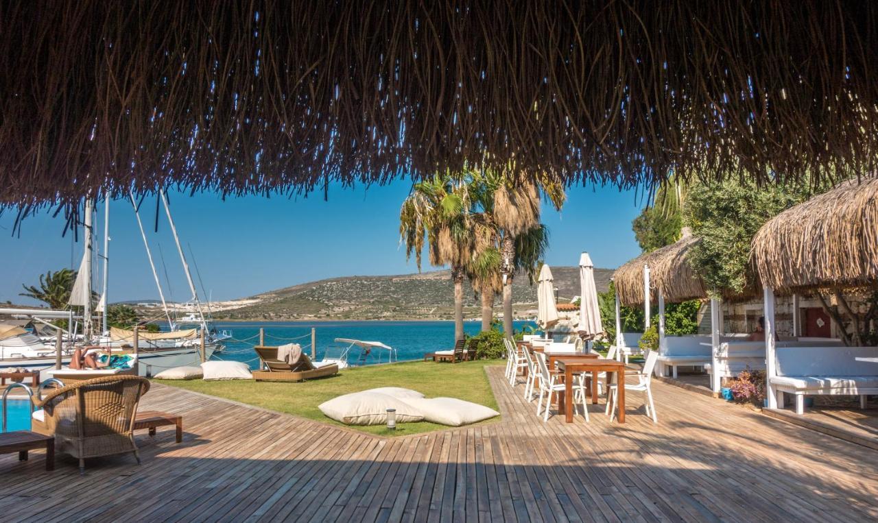 Port Alacati Hotel Exterior photo