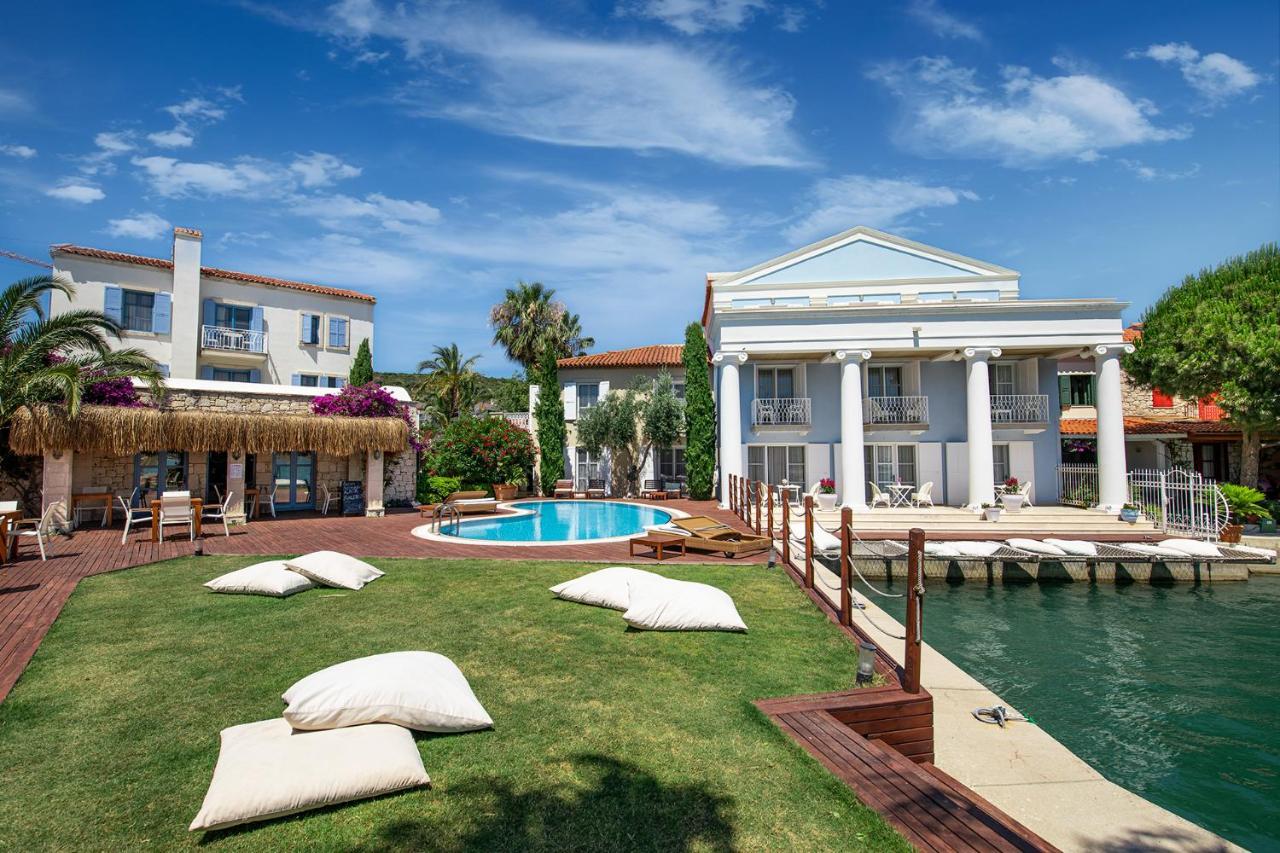 Port Alacati Hotel Exterior photo