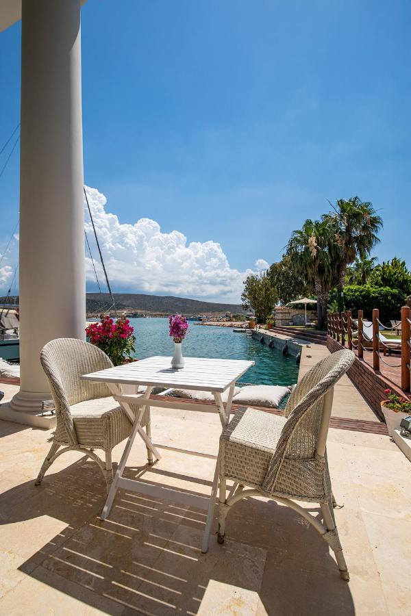 Port Alacati Hotel Exterior photo