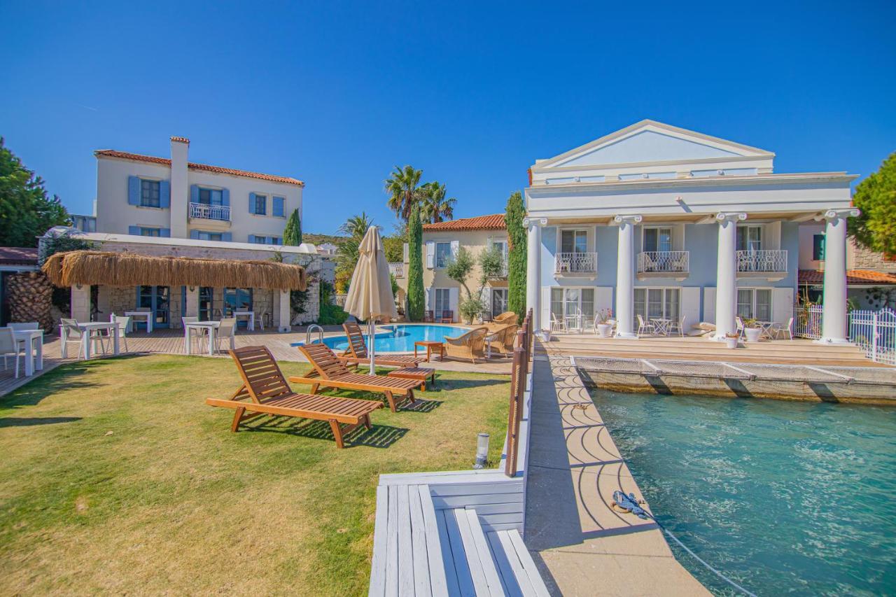 Port Alacati Hotel Exterior photo