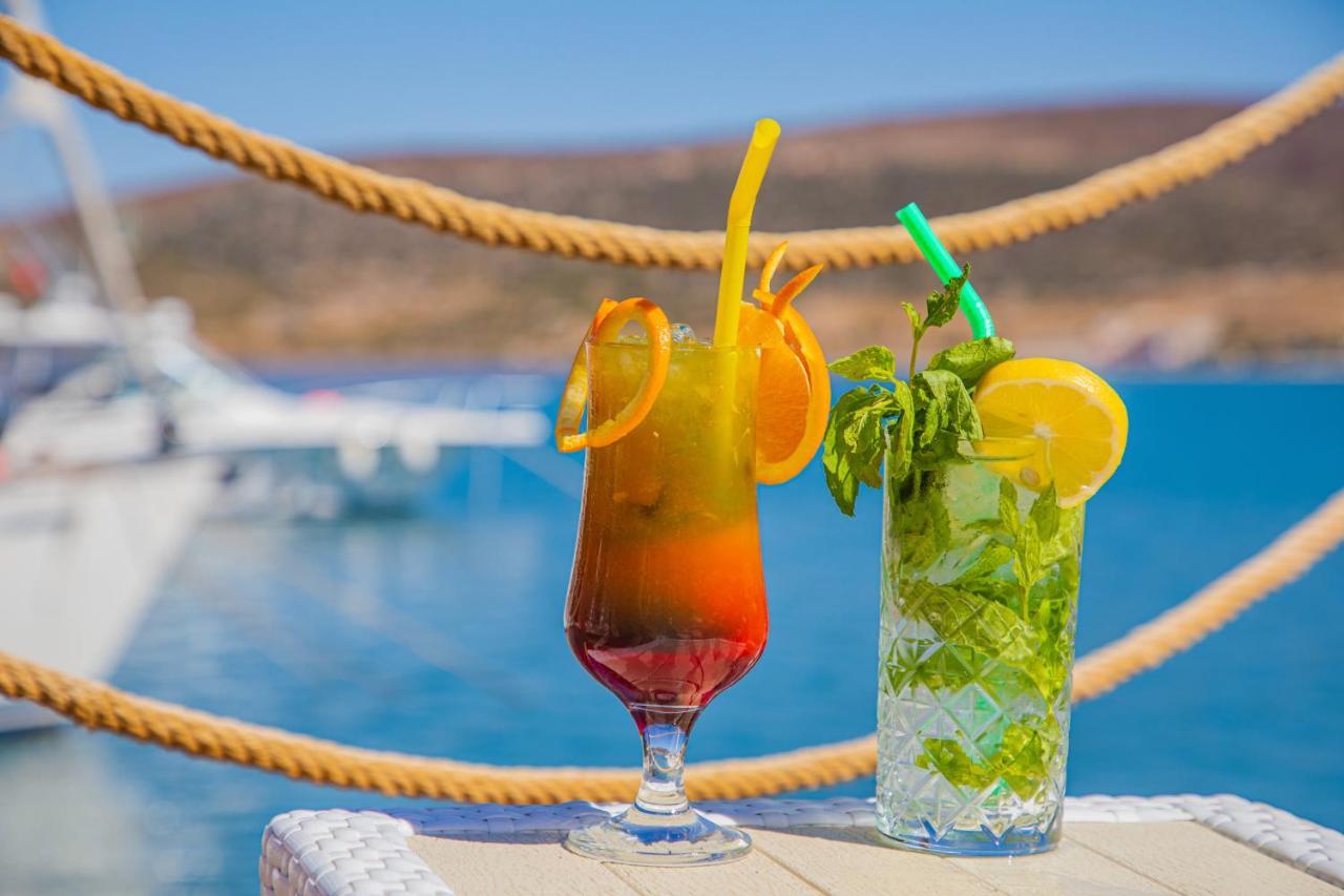 Port Alacati Hotel Exterior photo