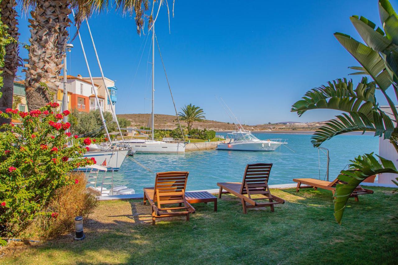Port Alacati Hotel Exterior photo