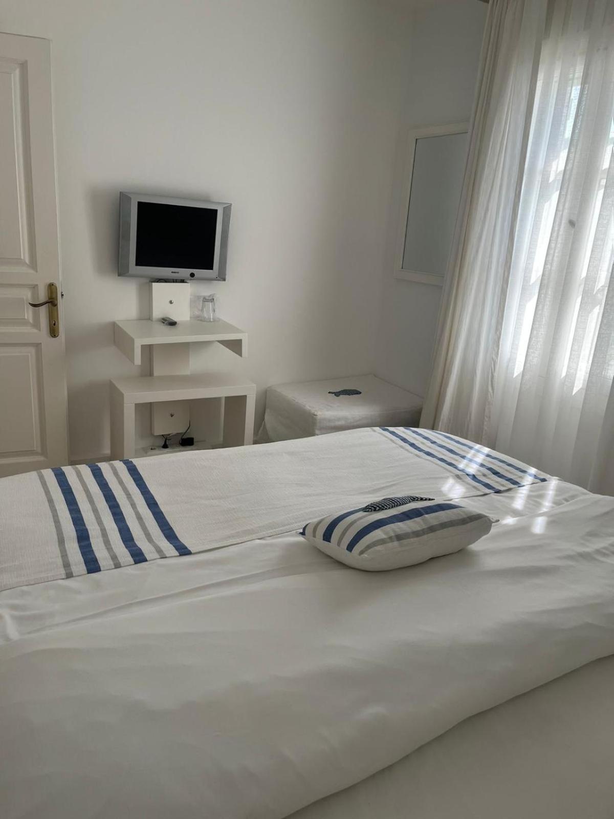 Port Alacati Hotel Exterior photo