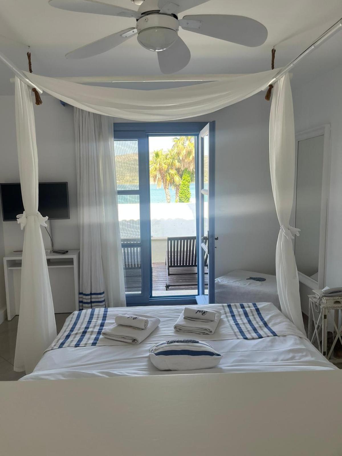 Port Alacati Hotel Exterior photo