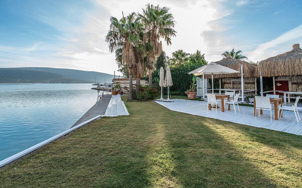 Port Alacati Hotel Exterior photo