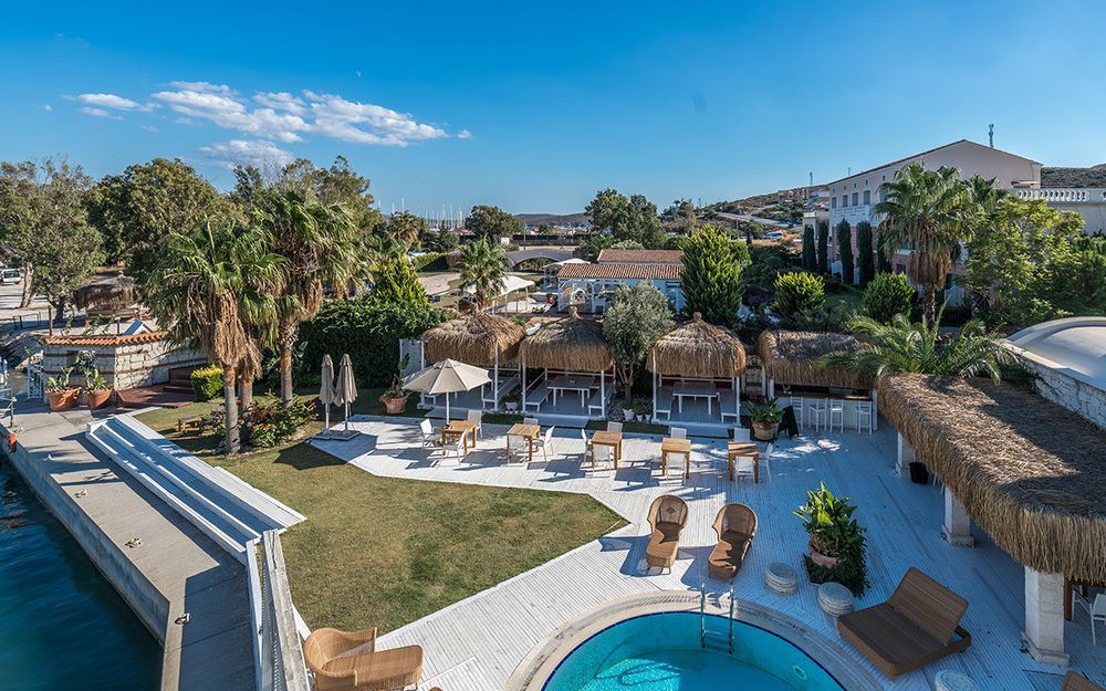 Port Alacati Hotel Exterior photo