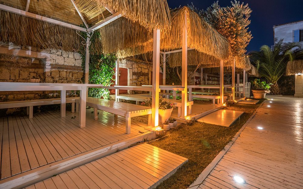 Port Alacati Hotel Exterior photo